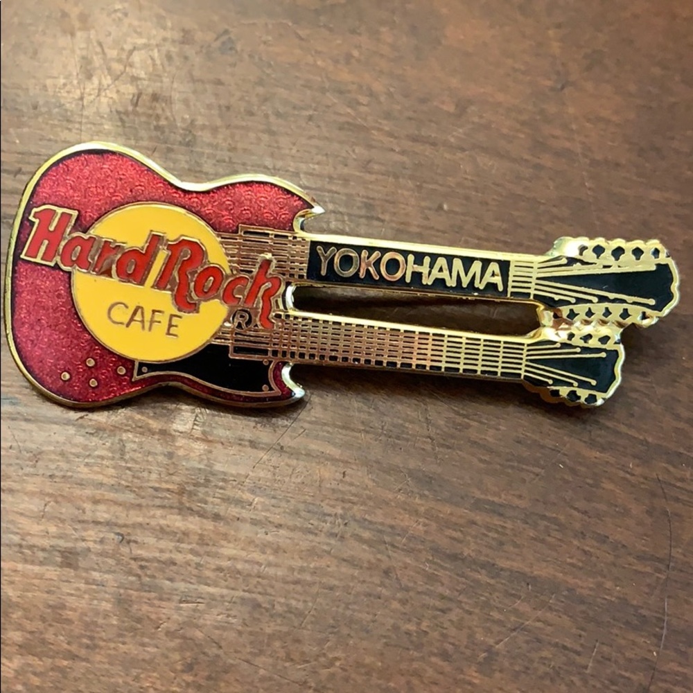 Hard Rock Cafe Yokohama Guitar Pin
